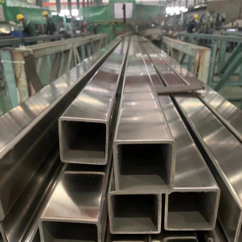 了解304欧冠中文官网装饰方管的特点及应用领域